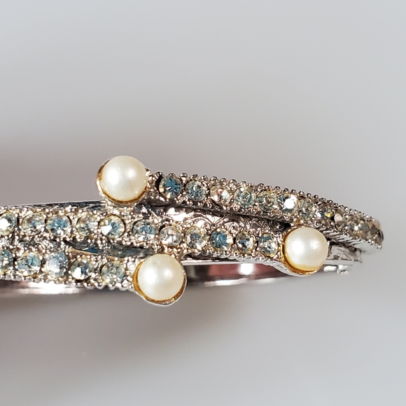 Antique Silver Textured Bracelet with Rhinestones and Pearls - Picture 3 of 7